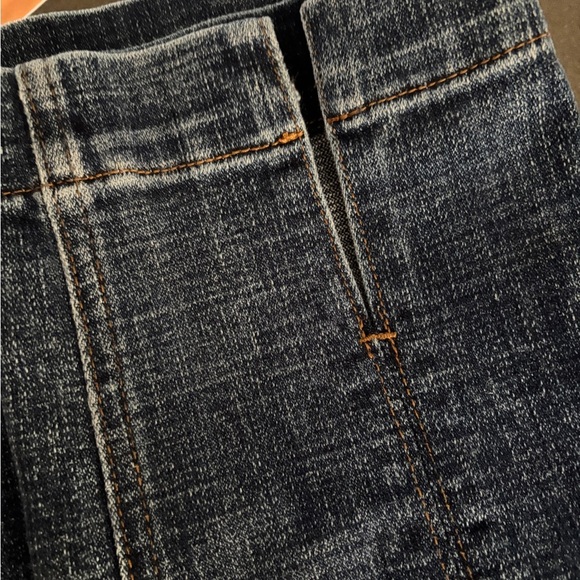 Kut gold label stevie straight with front leg seam details and slit. Size 6 - Picture 4 of 9